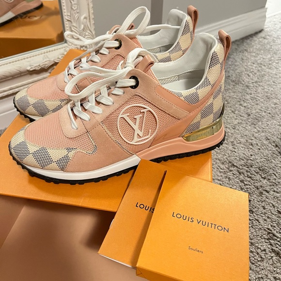 ❌SOLD Louis Vuitton Run Away Sneaker - Picture 2 of 9